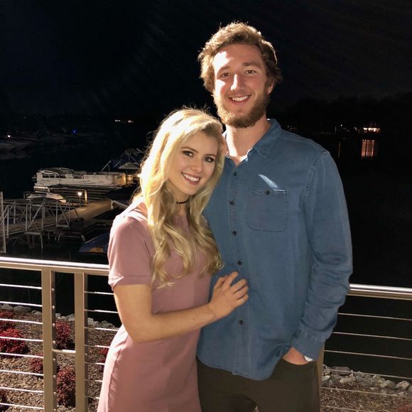 Meet your Posher, Allison - Picture 1 of 1